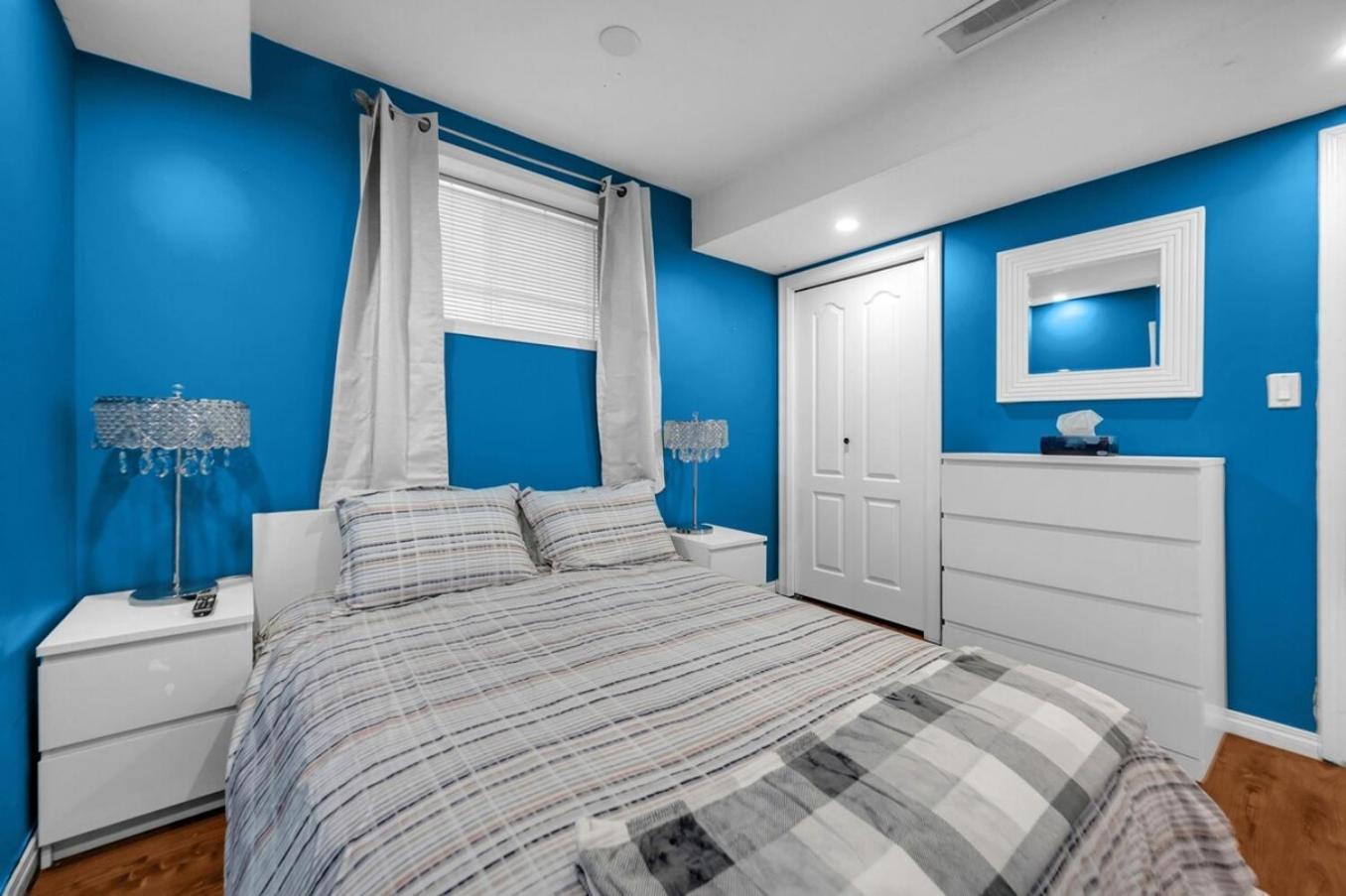 52-3 Bed Suite On Lake Central Ac By Airport Calgary Exterior photo