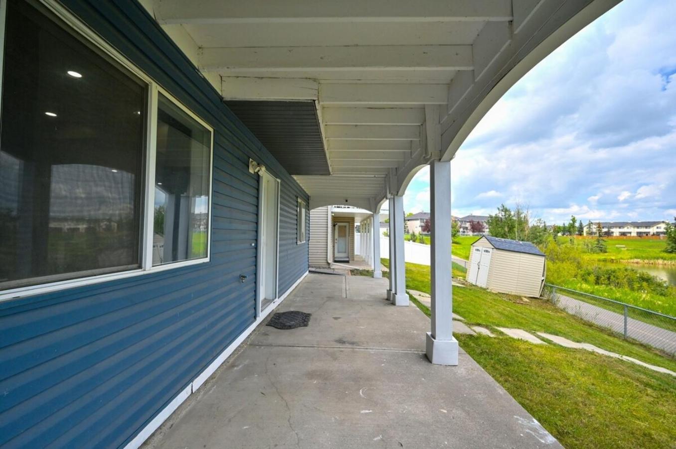 52-3 Bed Suite On Lake Central Ac By Airport Calgary Exterior photo