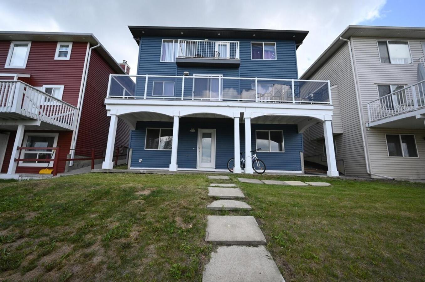 52-3 Bed Suite On Lake Central Ac By Airport Calgary Exterior photo
